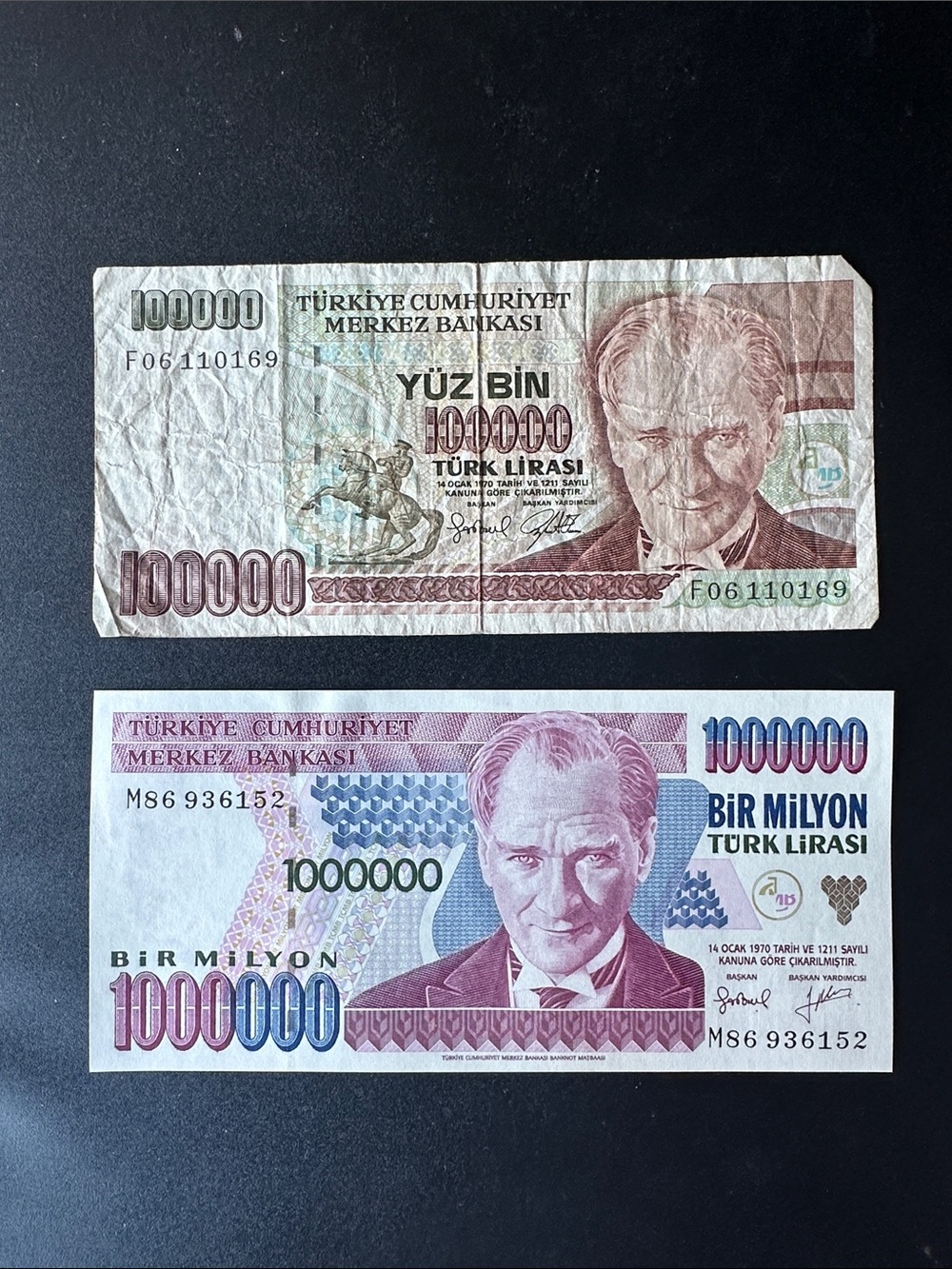 Lot of 2 Vintage Old Turkish 100000 Lira 1970 Banknotes - 1 of 2 is Uncirculated